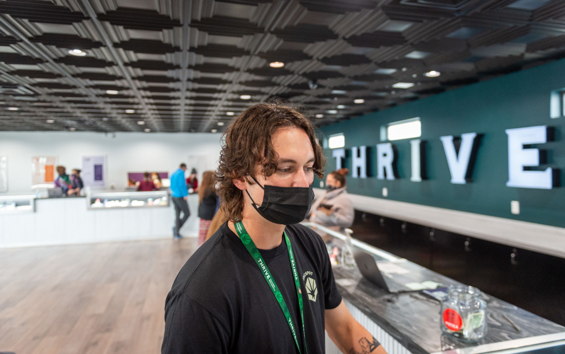 Thrive Cannabis Marketplace opens Jackpot location
